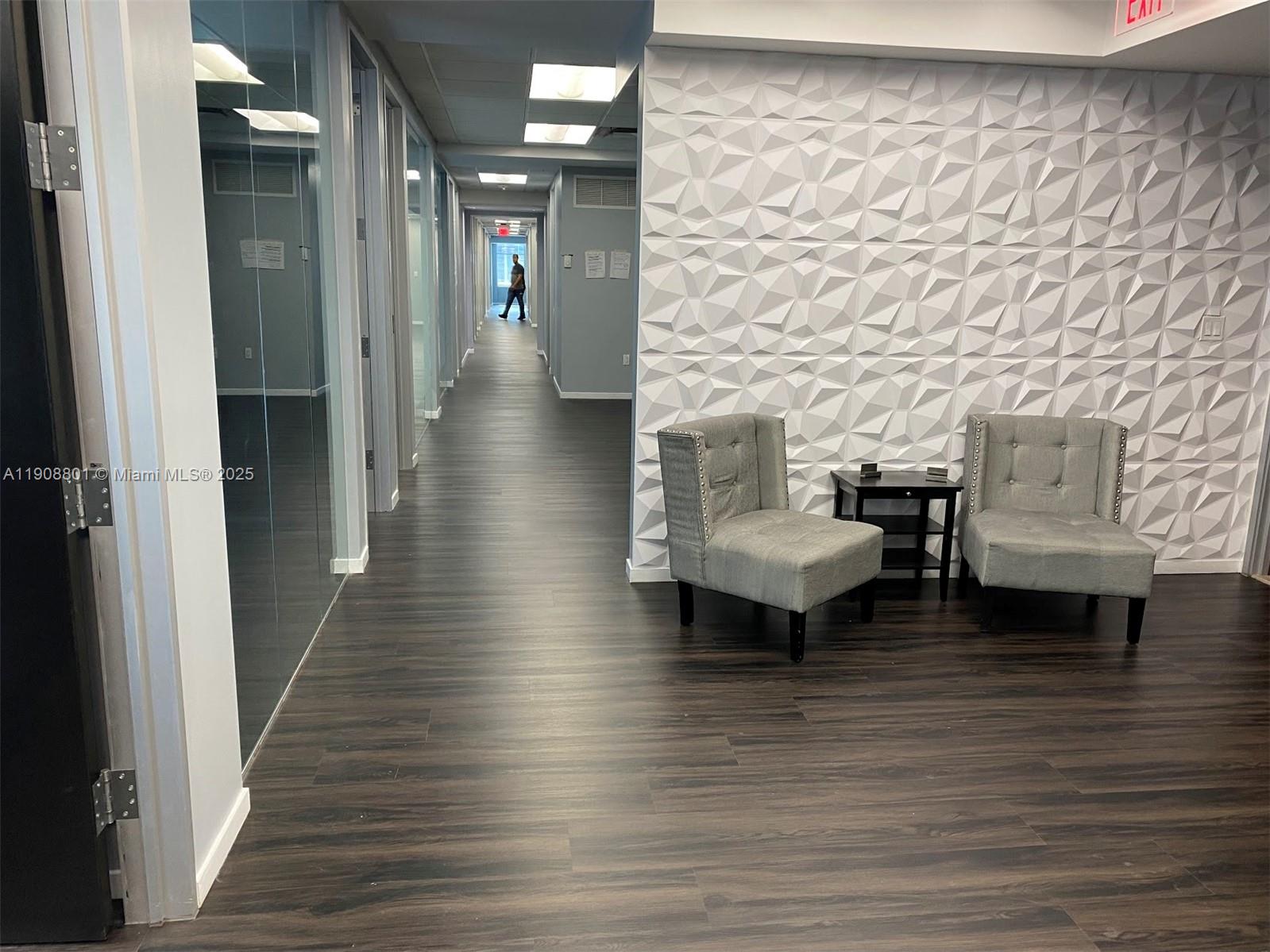 Подробнее 600A / кв.футов $ 2025-11-05 0 Фото