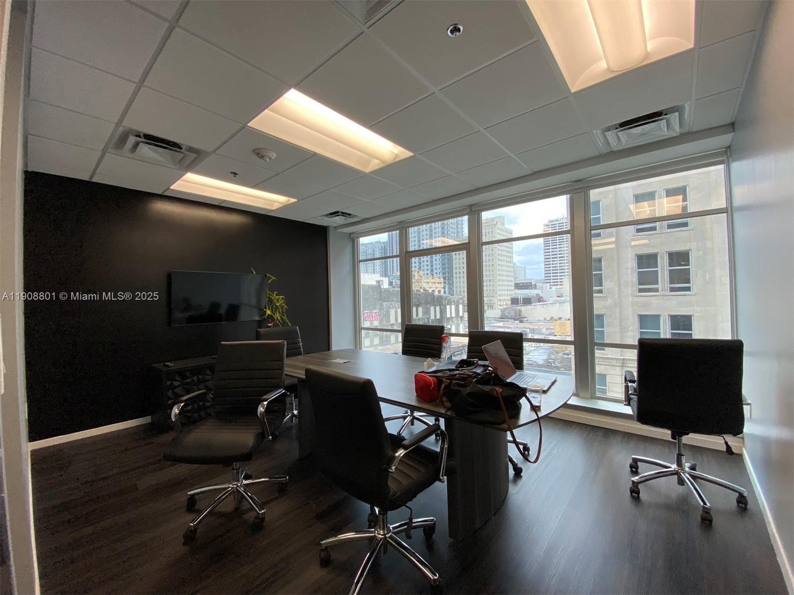 Подробнее 600A / кв.футов $ 2025-11-05 0 Фото