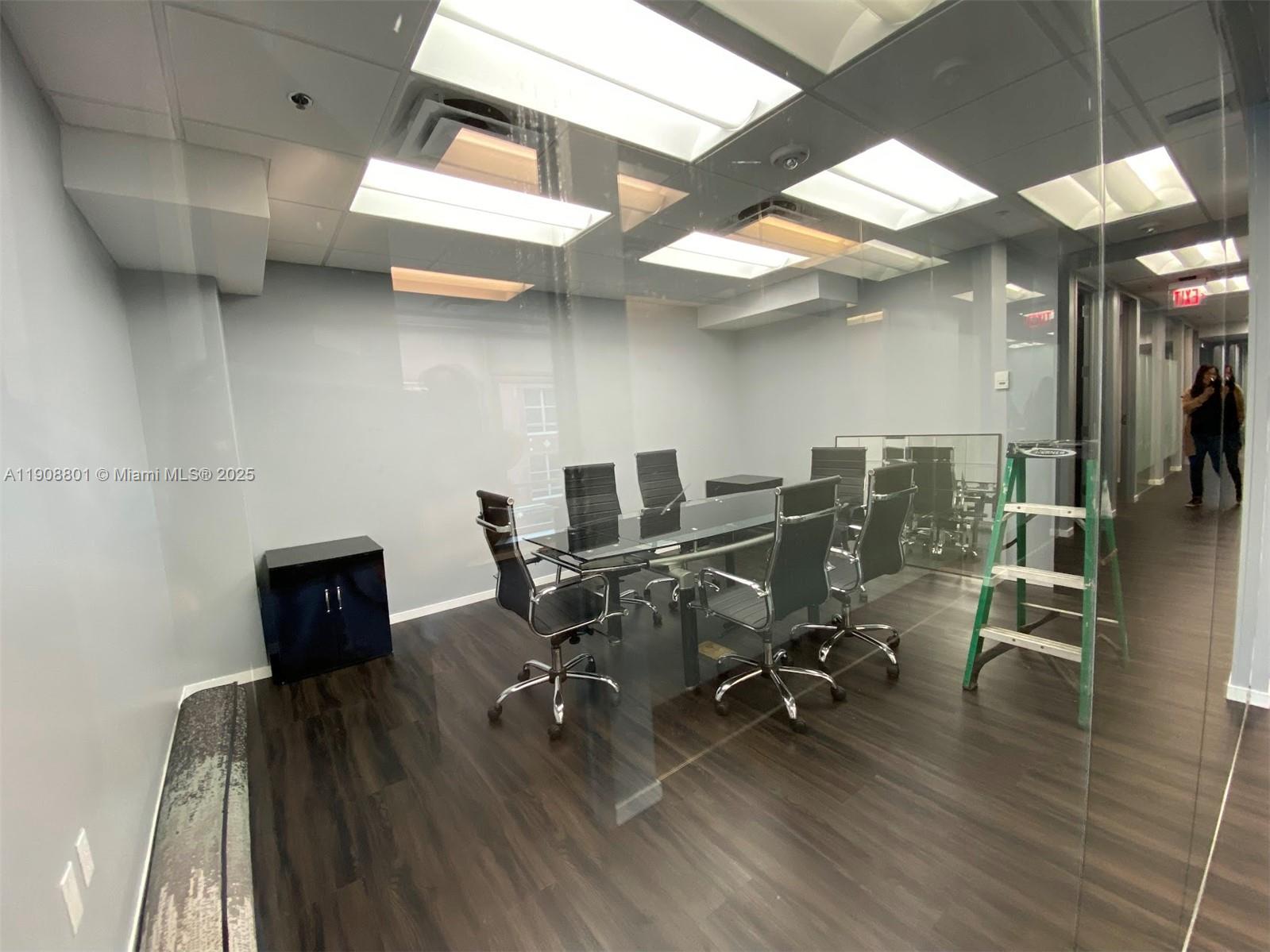 Подробнее 600A / кв.футов $ 2025-11-05 0 Фото