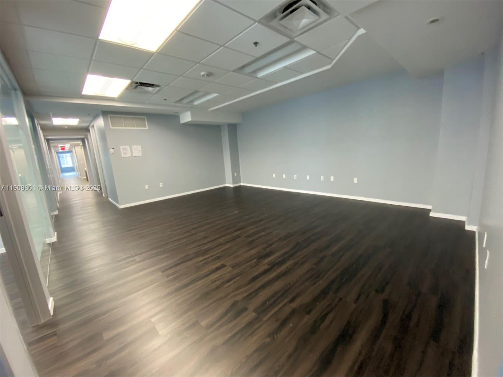 Подробнее 600A / кв.футов $ 2025-11-05 0 Фото