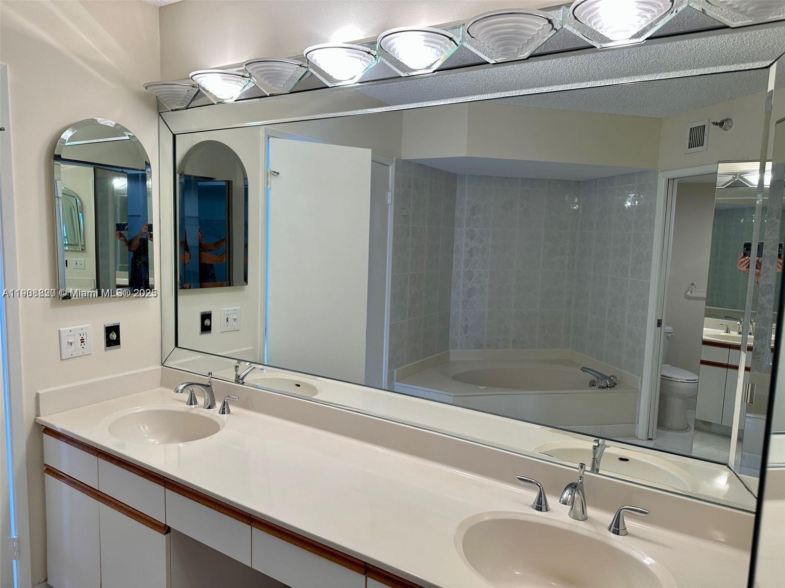 Photo of 19101 36th Ct  #2008, Aventura, Florida, 33180 - 