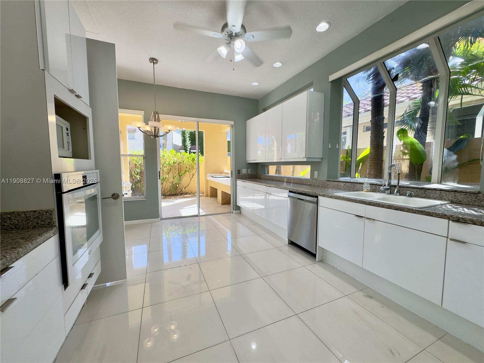 Photo of 3728 208th Ter  (3728), Aventura, Florida, 33180 - 