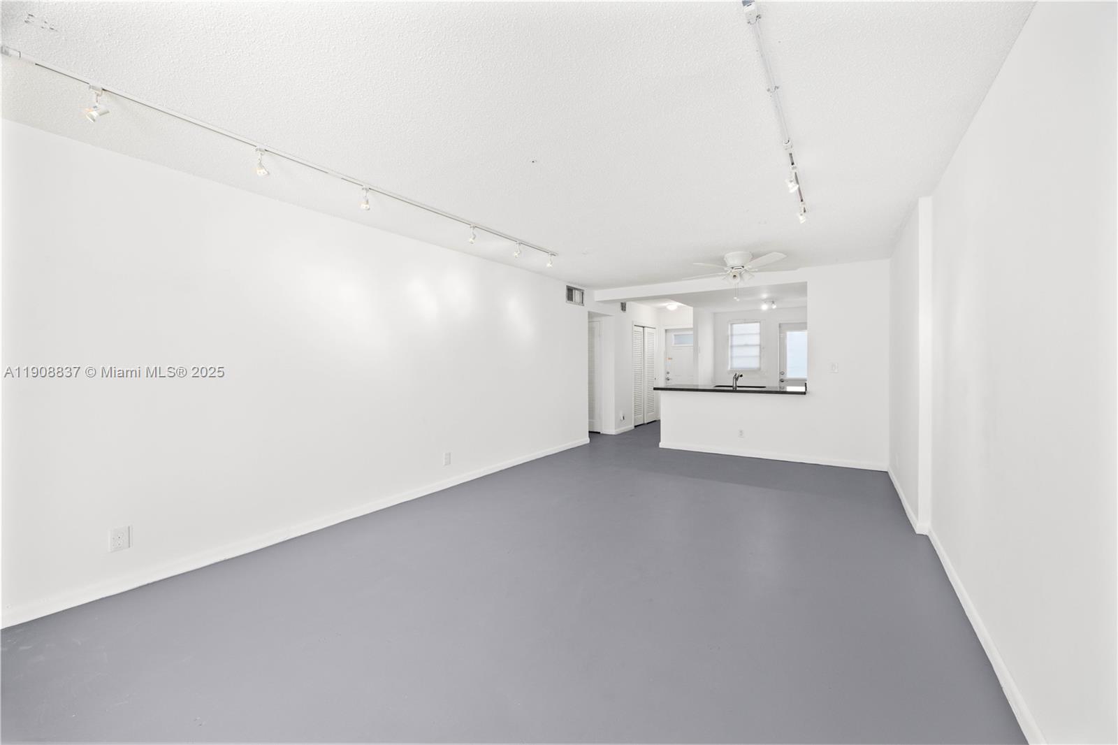 Photo of 619 14th Ave  #304, Hallandale Beach, Florida, 33009 - 