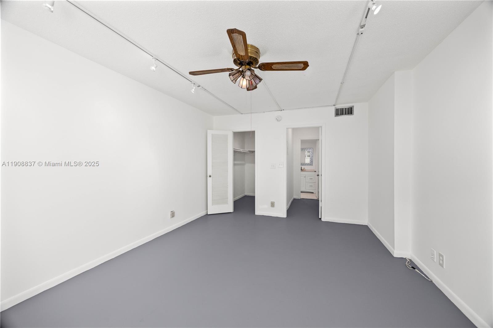 Photo of 619 14th Ave  #304, Hallandale Beach, Florida, 33009 - 