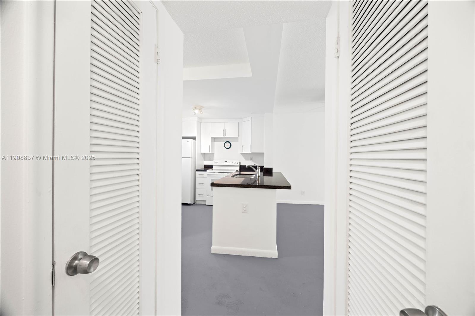 Photo of 619 14th Ave  #304, Hallandale Beach, Florida, 33009 - 