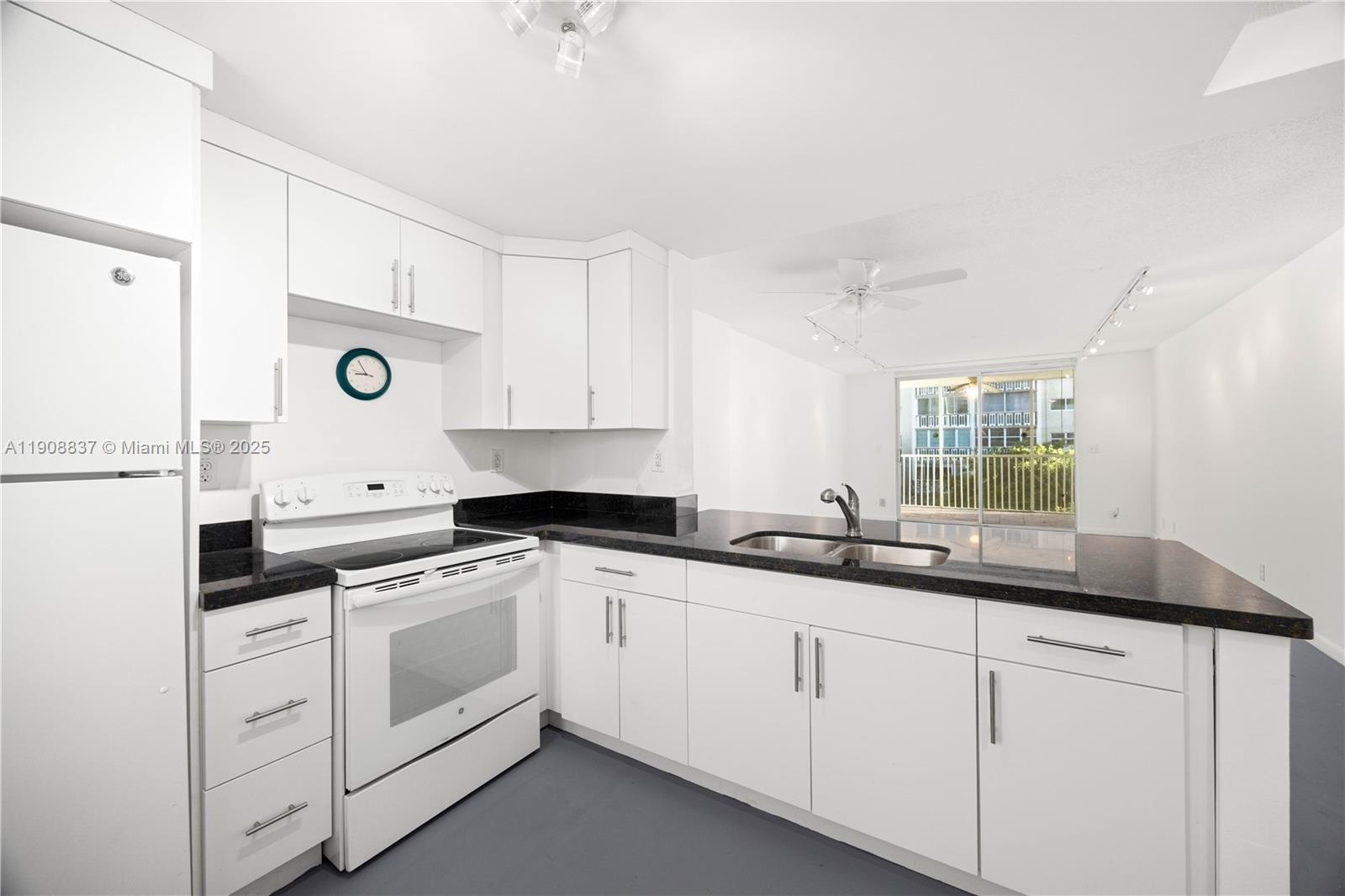 Photo of 619 14th Ave  #304, Hallandale Beach, Florida, 33009 - 