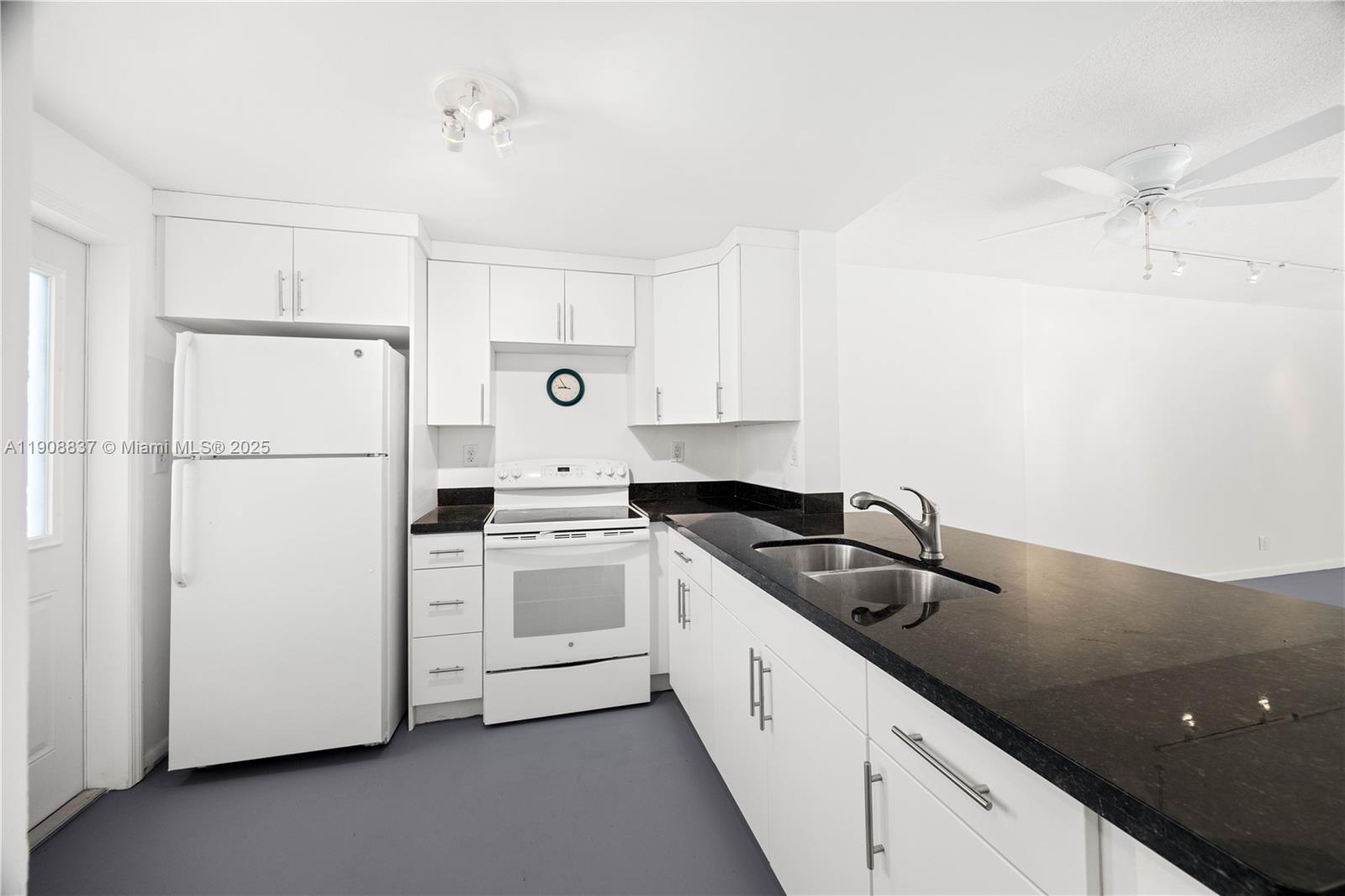 Photo of 619 14th Ave  #304, Hallandale Beach, Florida, 33009 - 