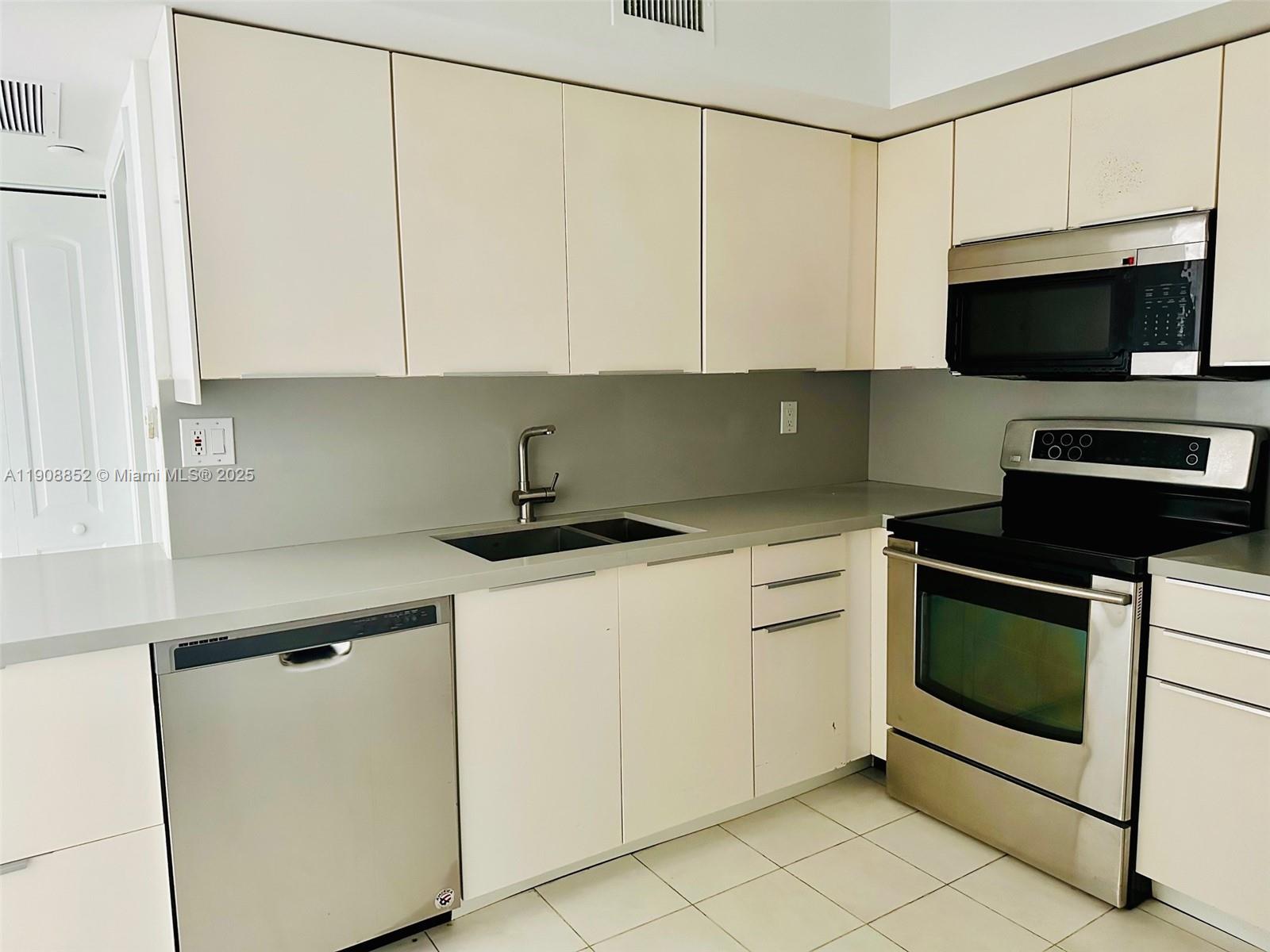 Photo of 19101 36th Ct  #709, Aventura, Florida, 33180 - 