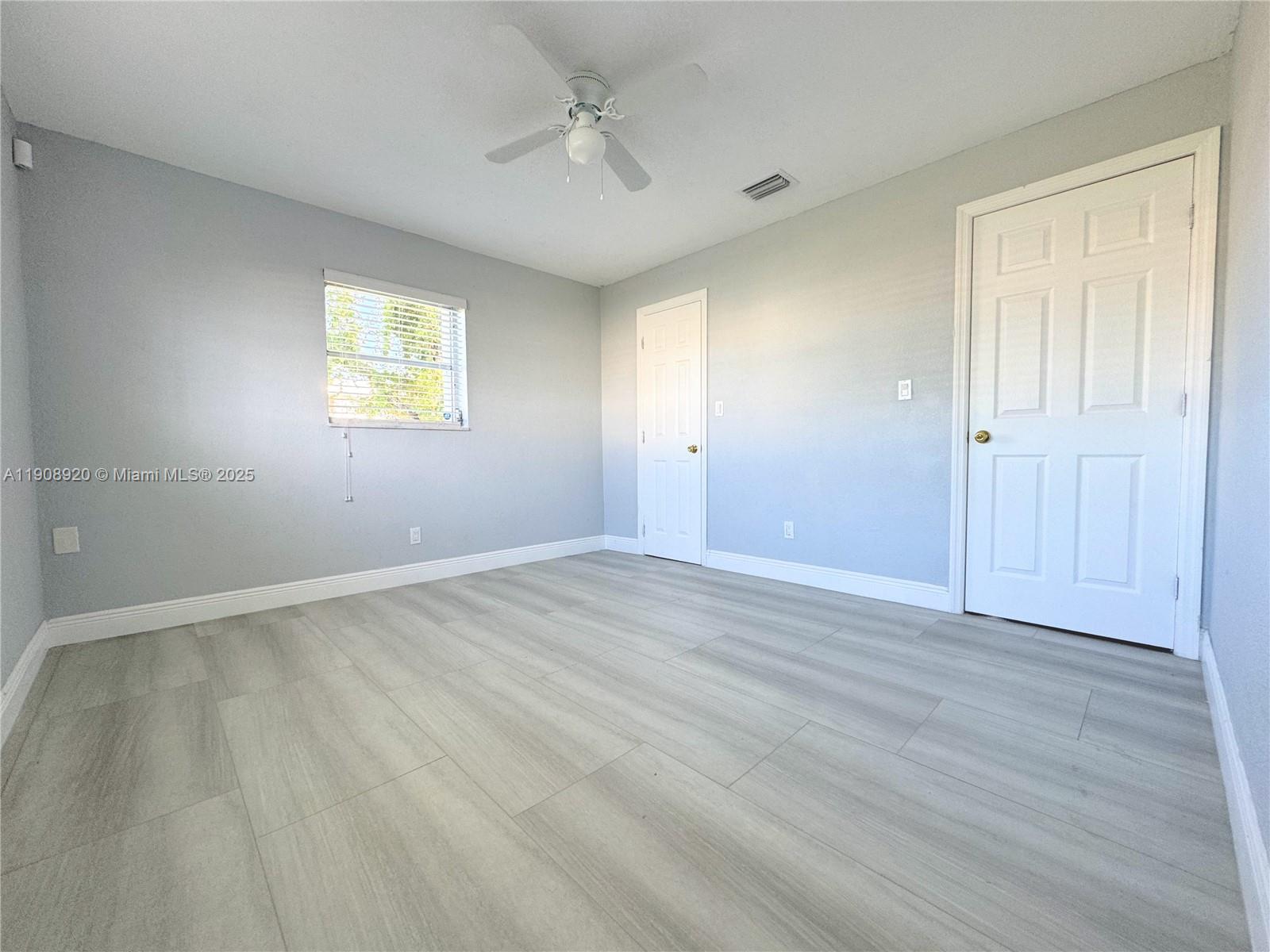 See details 300 2 / 2 1331 sq. ft. $ 2025-11-05 0 Photo