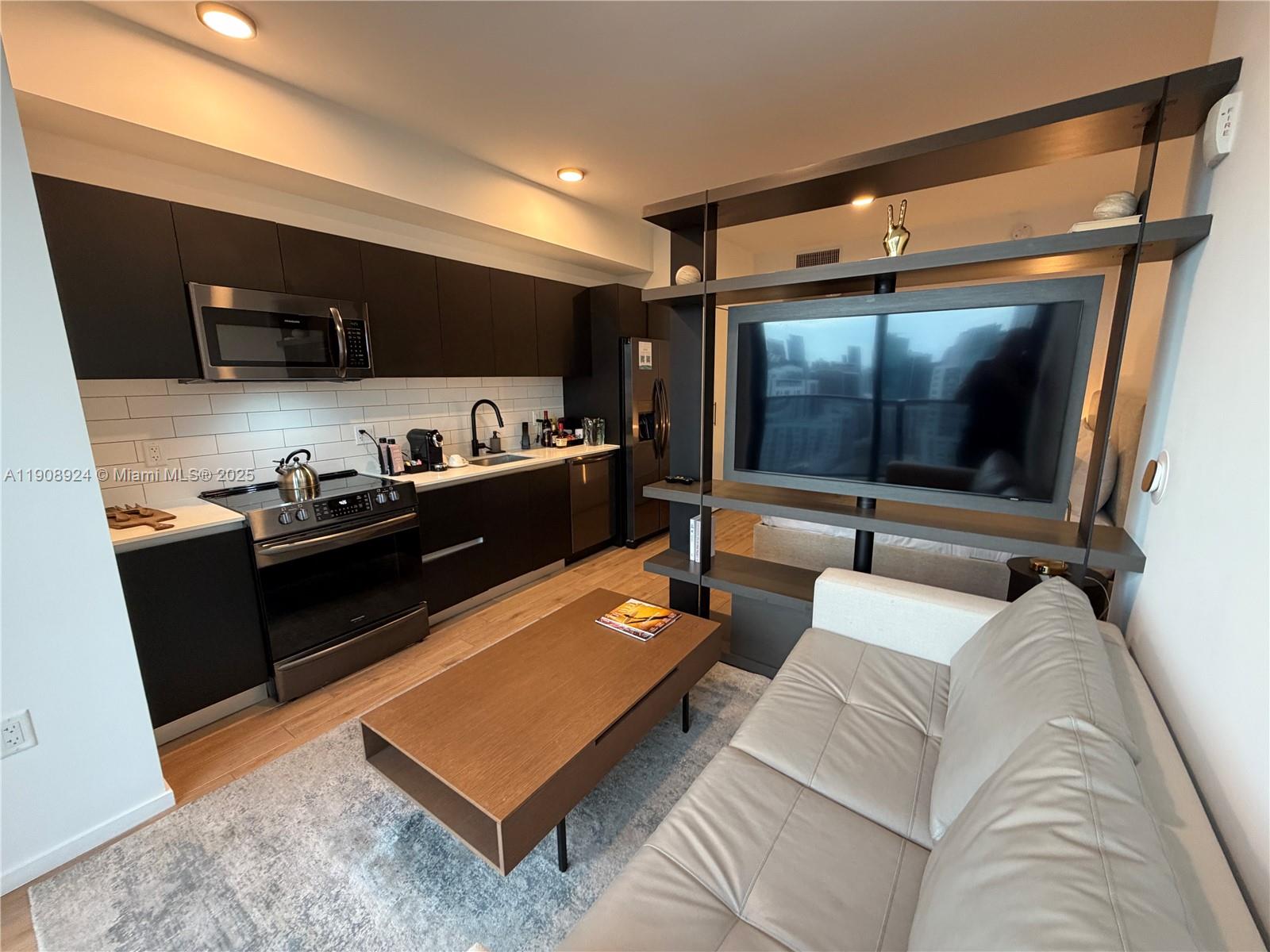 Подробнее 4516 0 / 1 362 кв.футов $ 2025-11-05 0 Фото