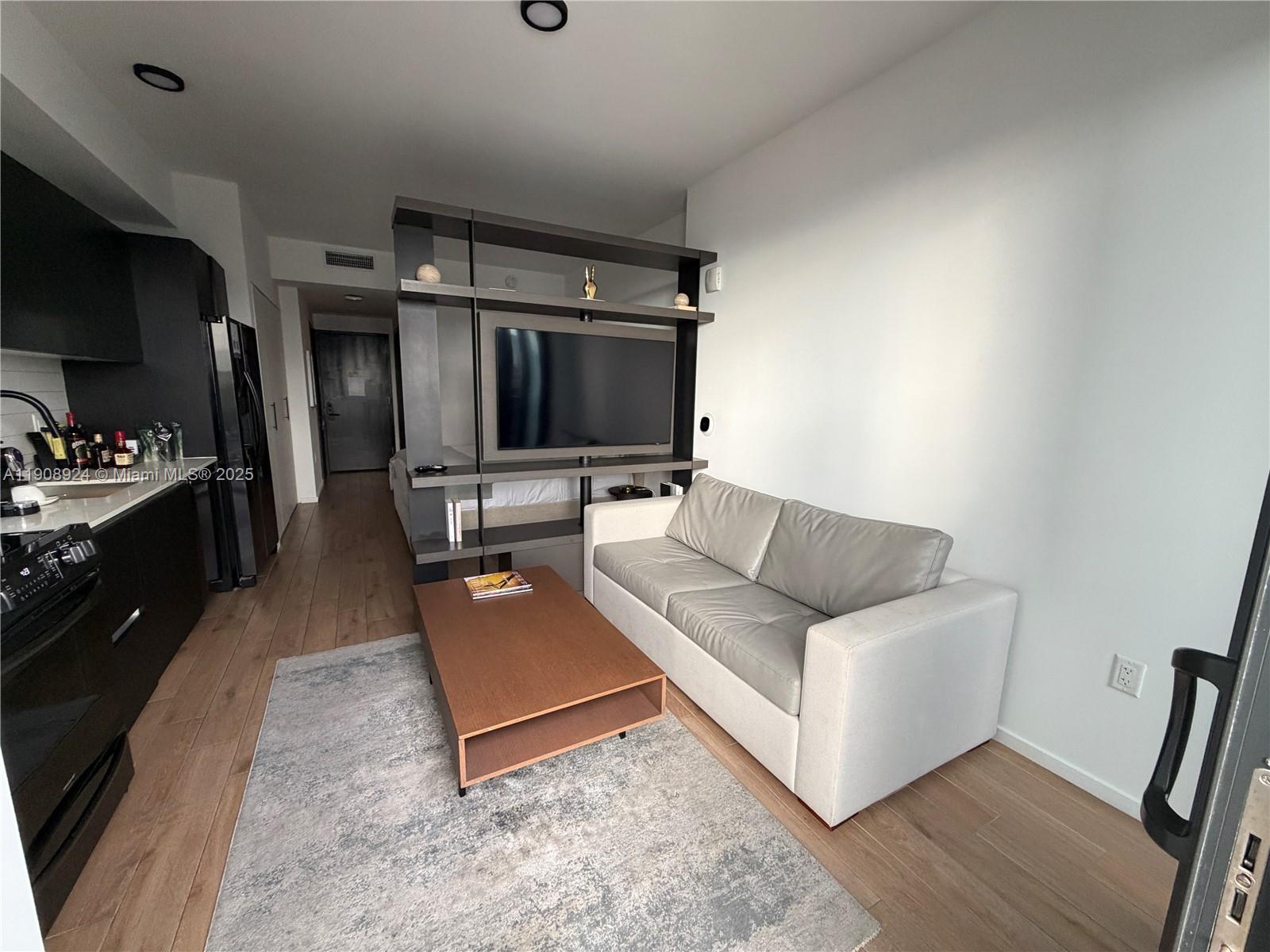 Подробнее 4516 0 / 1 362 кв.футов $ 2025-11-05 0 Фото