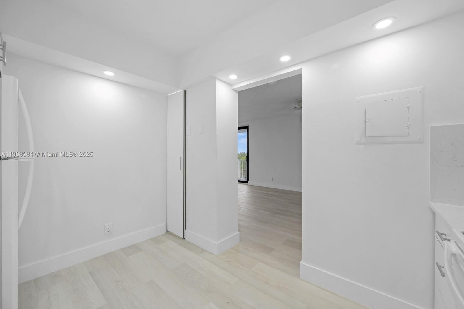 See details 515 2 / 2 1150 sq. ft. $ 2025-11-05 0 Photo