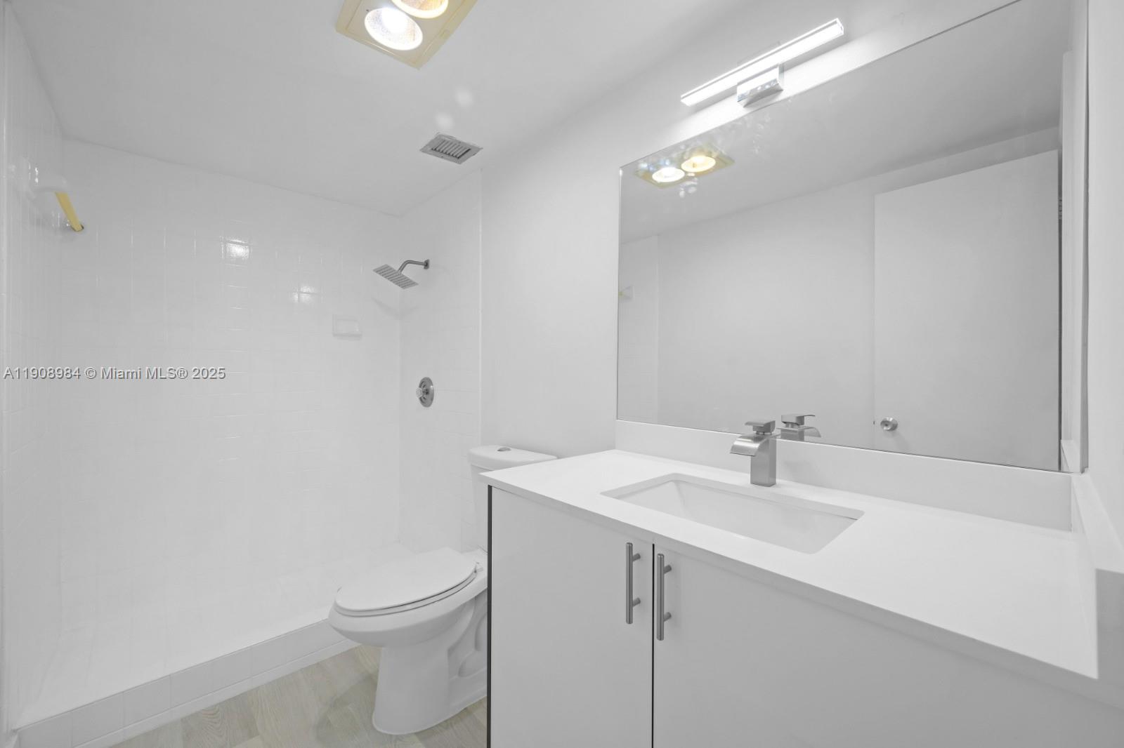 See details 515 2 / 2 1150 sq. ft. $ 2025-11-05 0 Photo