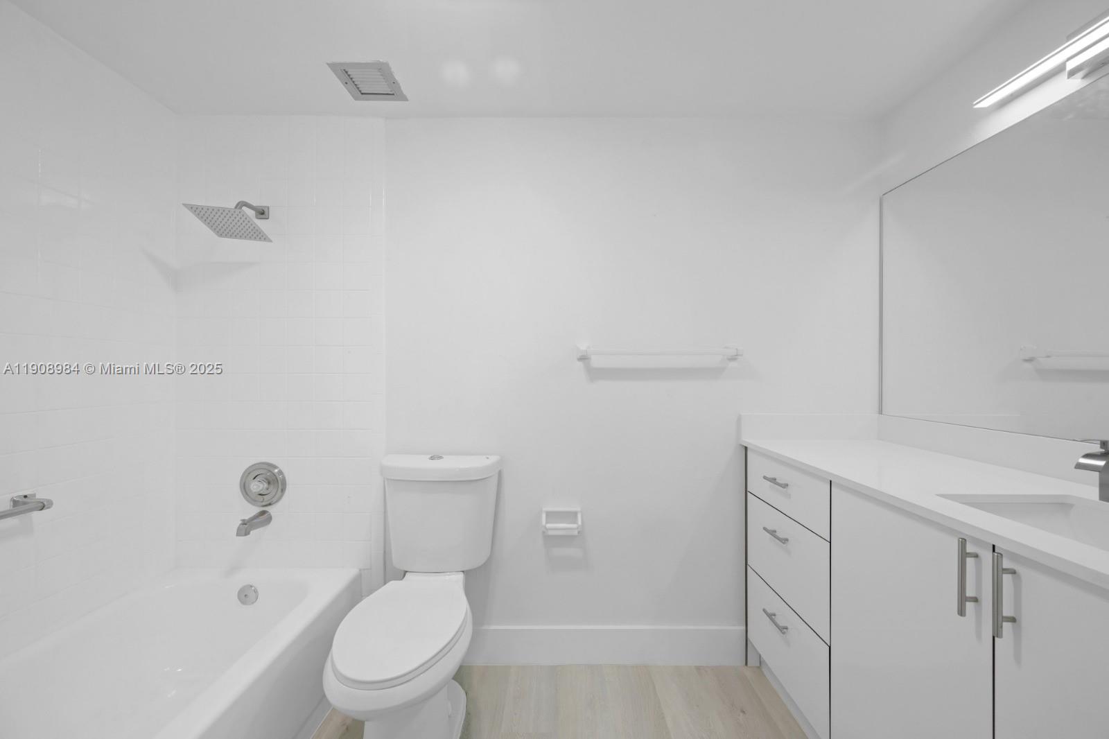 See details 515 2 / 2 1150 sq. ft. $ 2025-11-05 0 Photo