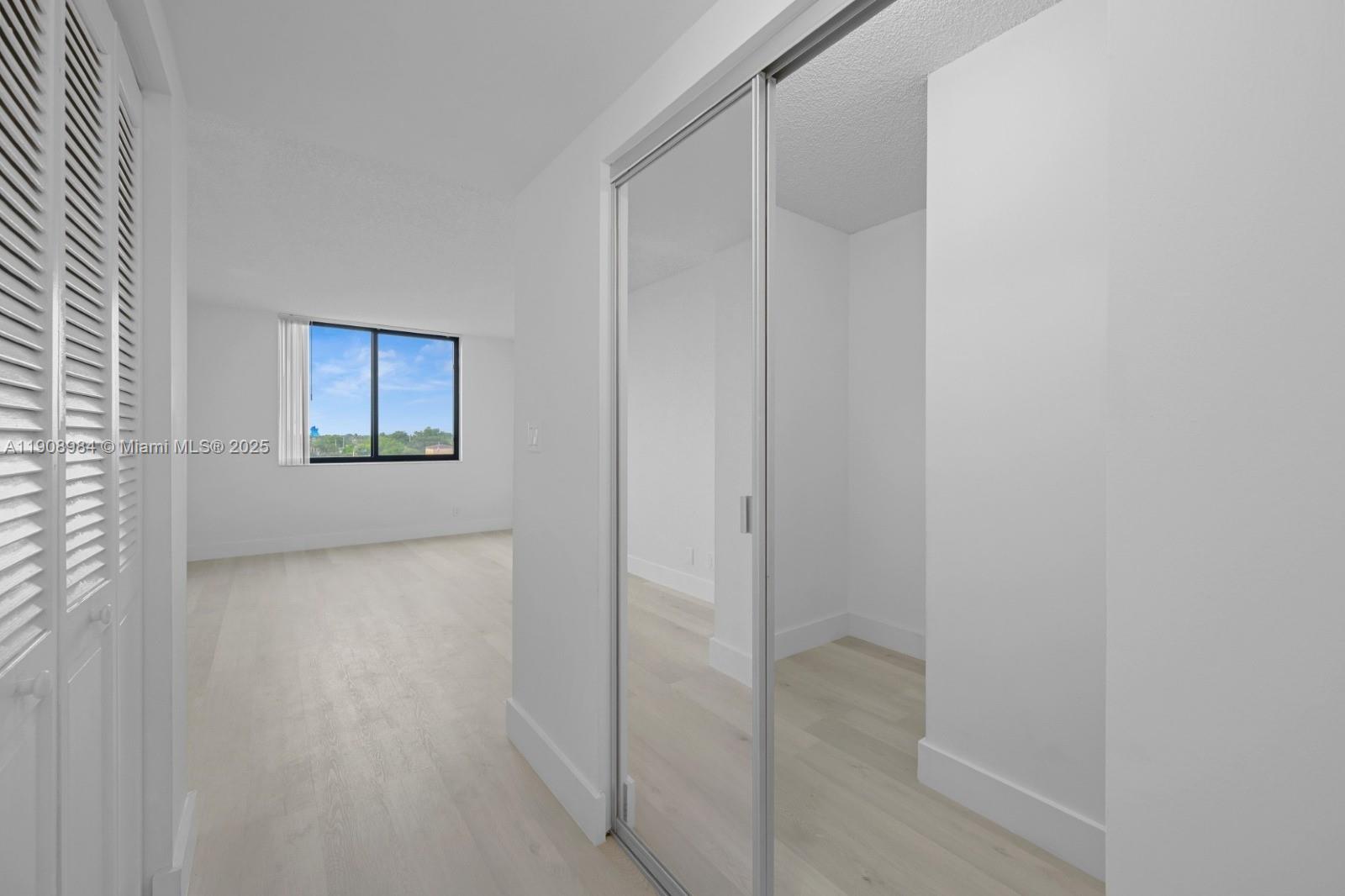 See details 515 2 / 2 1150 sq. ft. $ 2025-11-05 0 Photo