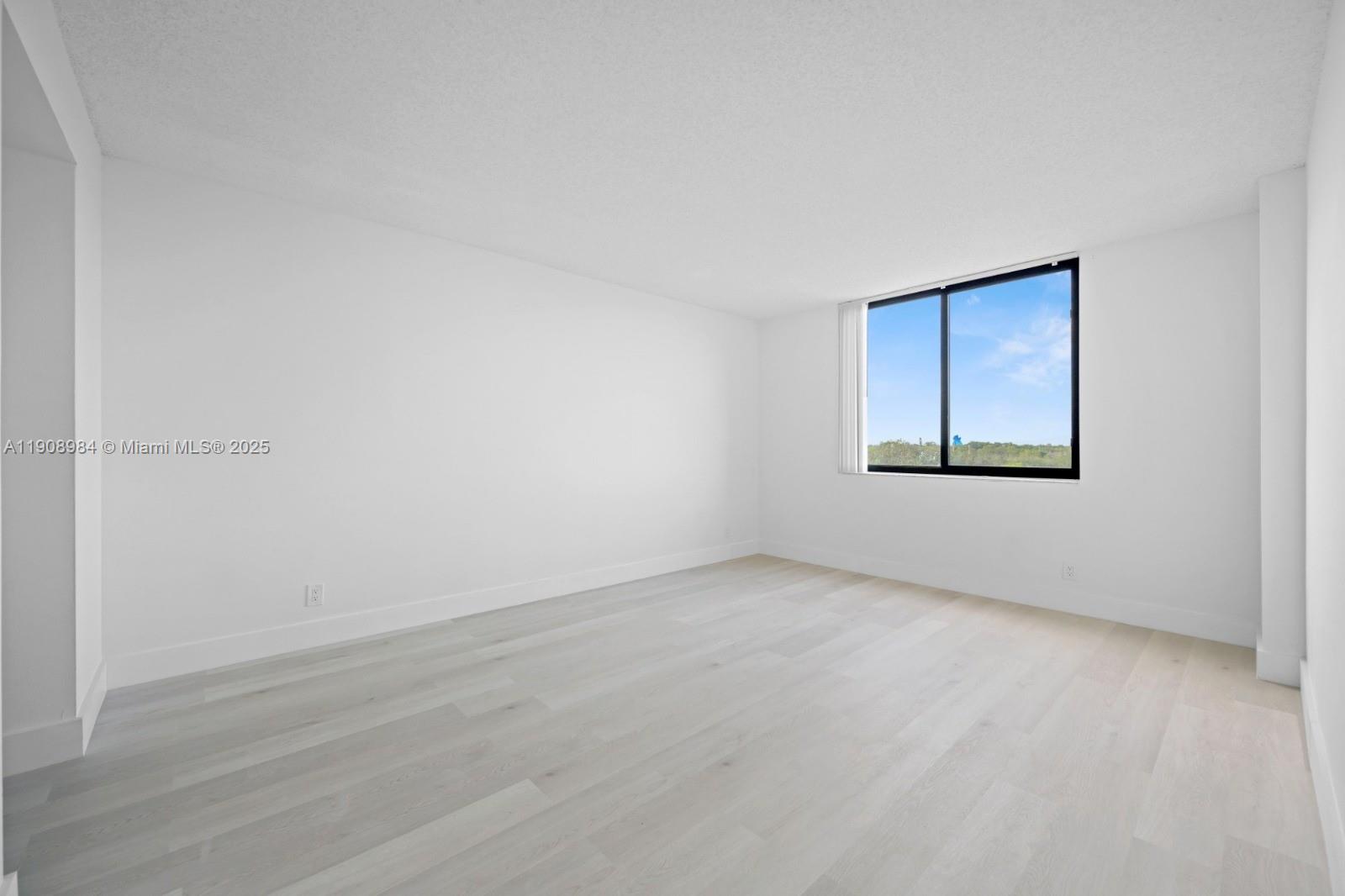 See details 515 2 / 2 1150 sq. ft. $ 2025-11-05 0 Photo