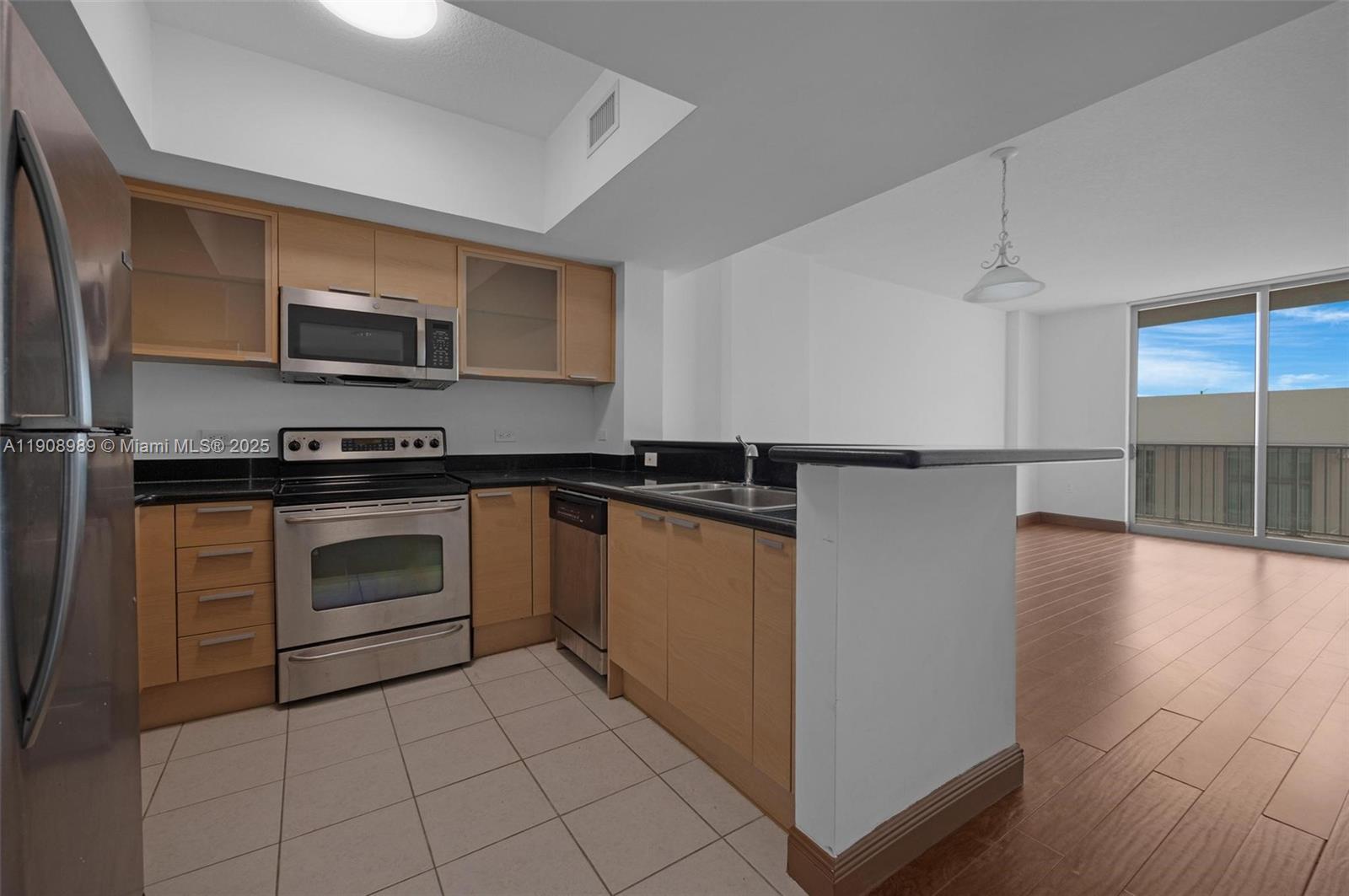 Photo of 140 Dixie Hwy  #533, Hollywood, Florida, 33020 - 