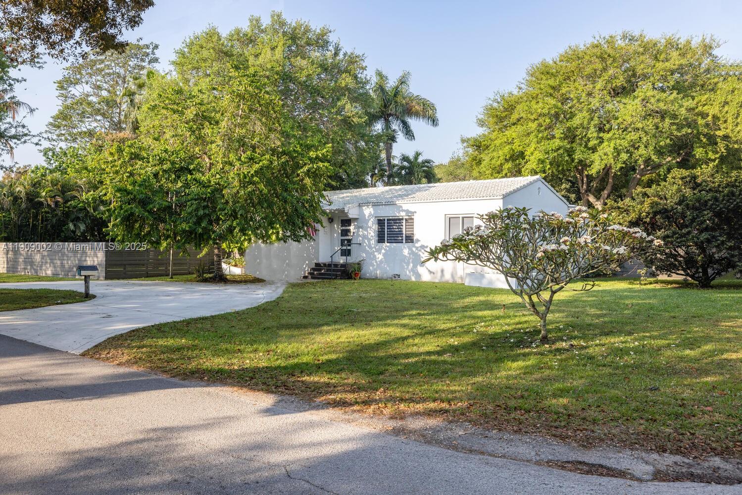 Ver detalles / sq. ft. $ 2025-11-05 0 foto