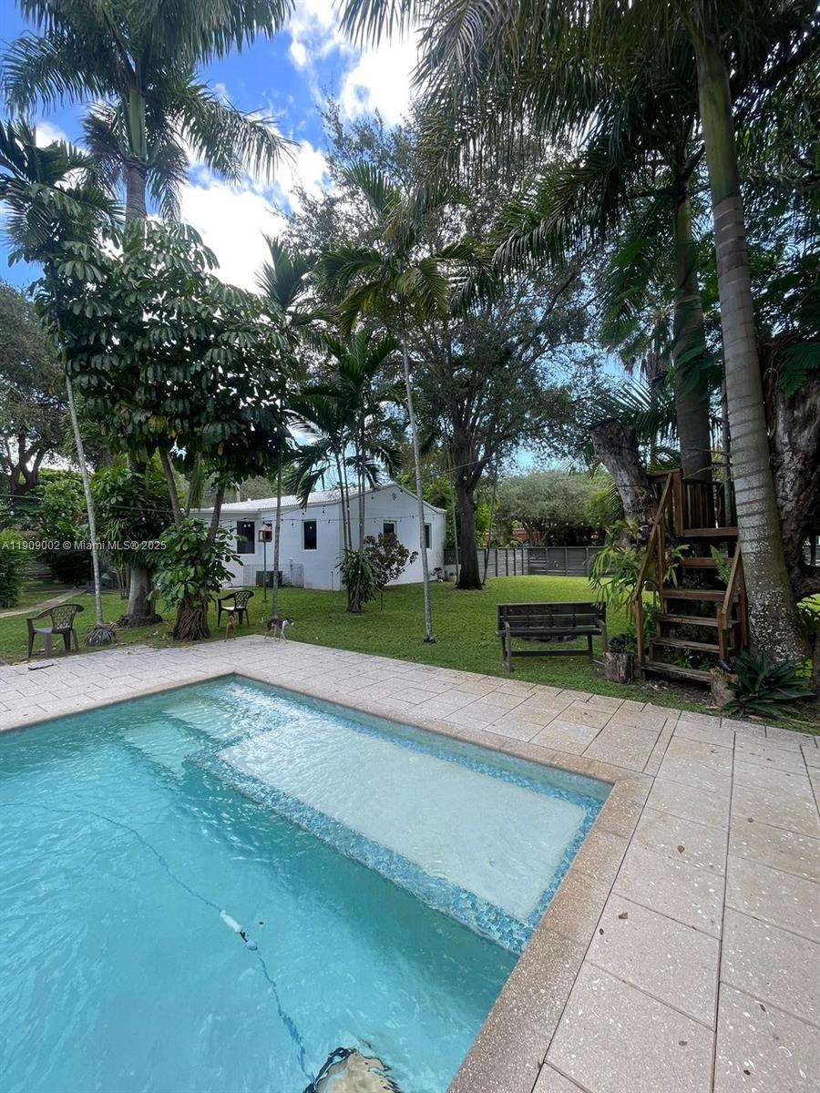 Ver detalles / sq. ft. $ 2025-11-05 0 foto