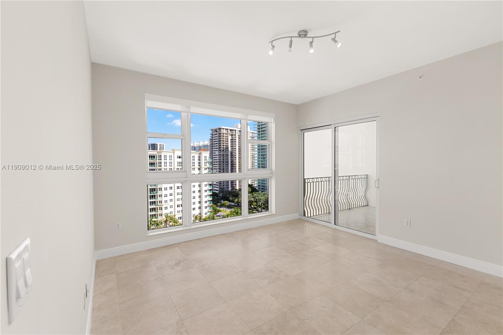 Photo of 19900 Country Club Dr  #PH18, Aventura, Florida, 33180 - 