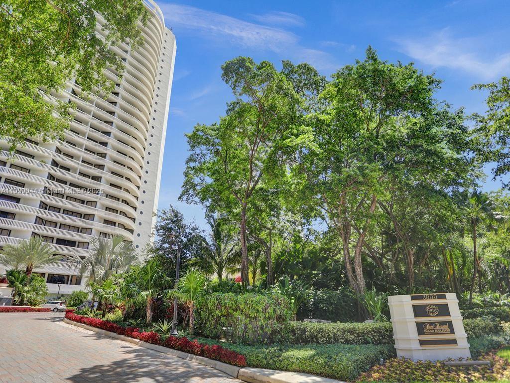 See details 1904 2 / 2 1607 sq. ft. $ 2025-11-05 0 Photo