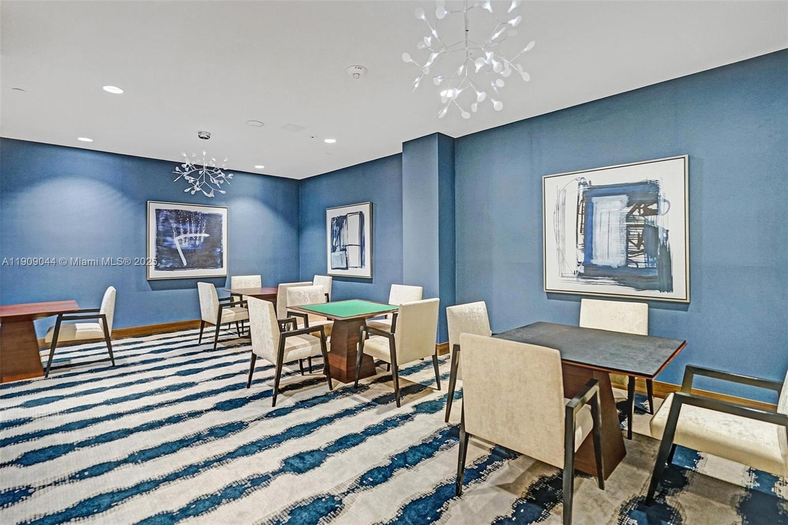 See details 1904 2 / 2 1607 sq. ft. $ 2025-11-05 0 Photo