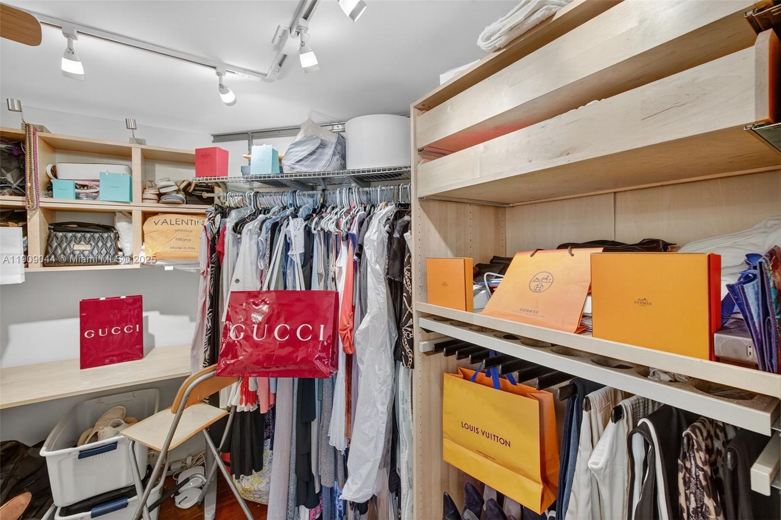 1904 2 / 2 1607 sq. ft. $ 2025-11-05 0 Photo