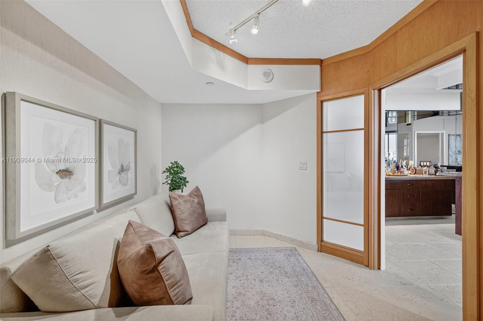 1904 2 / 2 1607 sq. ft. $ 2025-11-05 0 Photo