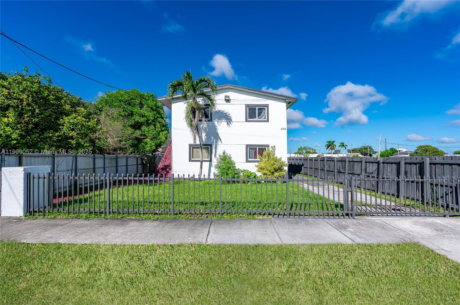 See details / 3907 sq. ft. $ 2025-11-05 0 Photo