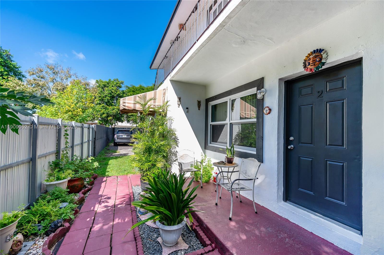 See details / 3907 sq. ft. $ 2025-11-05 0 Photo