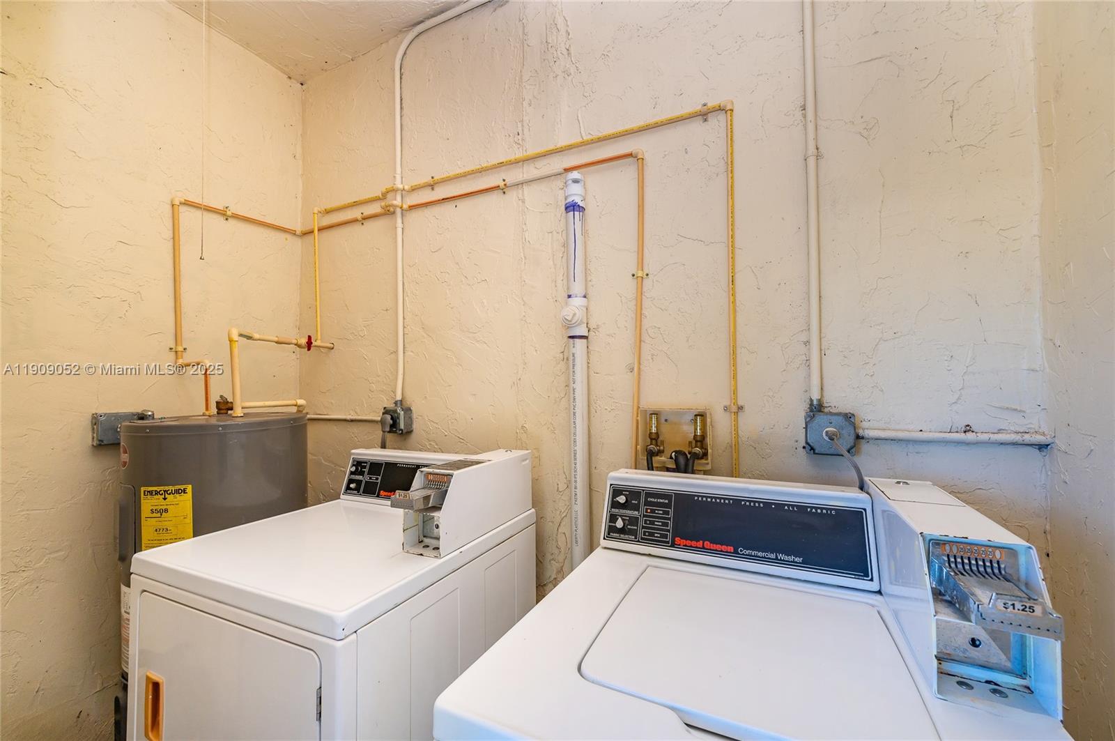 See details / 3907 sq. ft. $ 2025-11-05 0 Photo