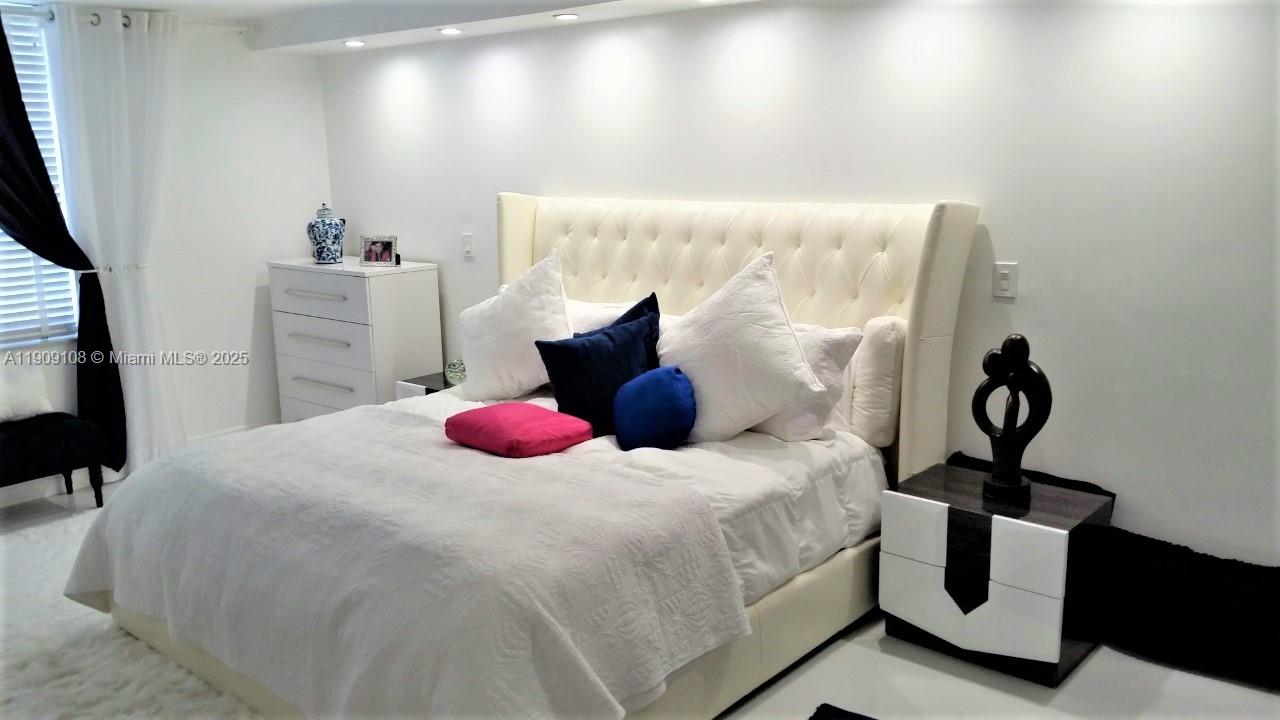 See details 1901 2 / 2 1488 sq. ft. $ 2025-11-05 0 Photo