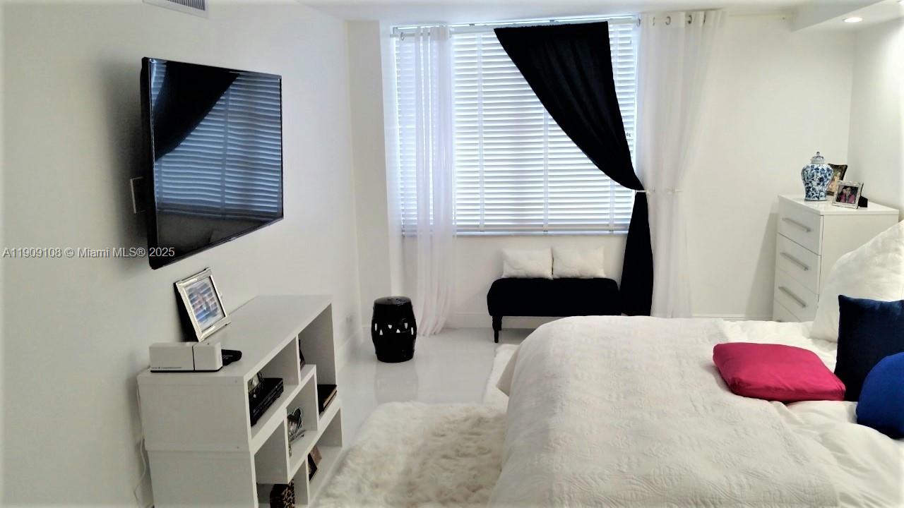 See details 1901 2 / 2 1488 sq. ft. $ 2025-11-05 0 Photo