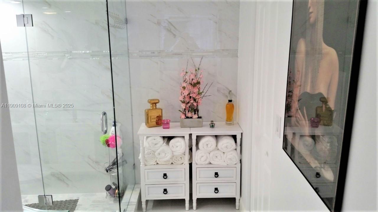 See details 1901 2 / 2 1488 sq. ft. $ 2025-11-05 0 Photo