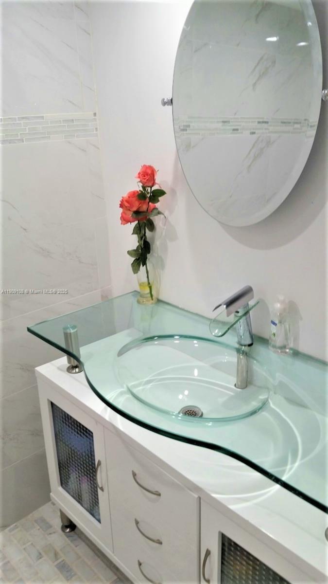 See details 1901 2 / 2 1488 sq. ft. $ 2025-11-05 0 Photo