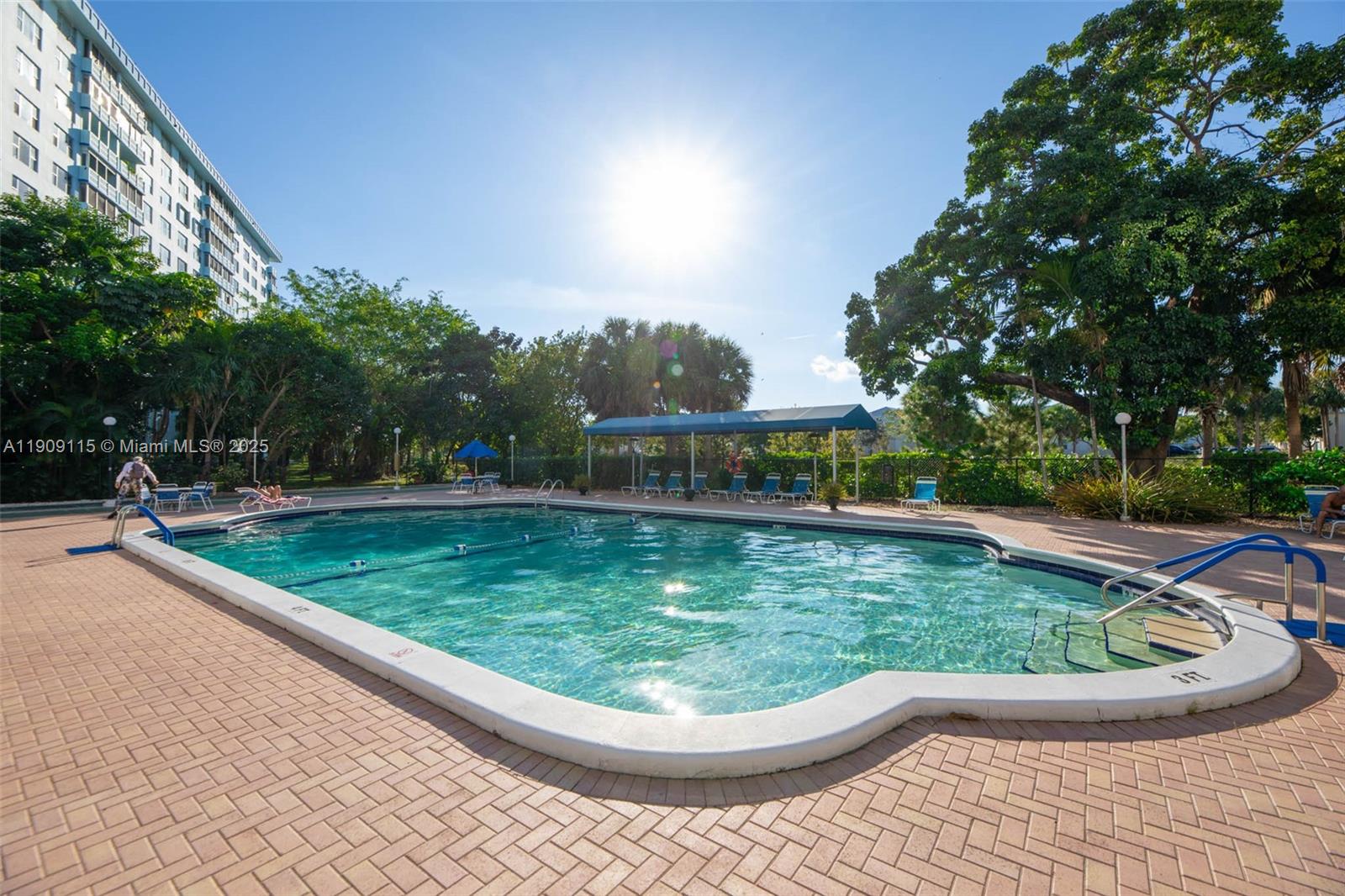 212 2 / 2 1164 кв.футов $ 2025-11-05 0 Фото