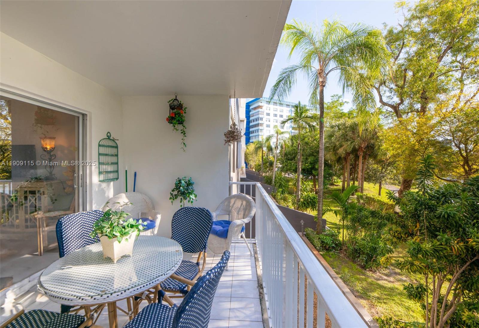 212 2 / 2 1164 кв.футов $ 2025-11-05 0 Фото