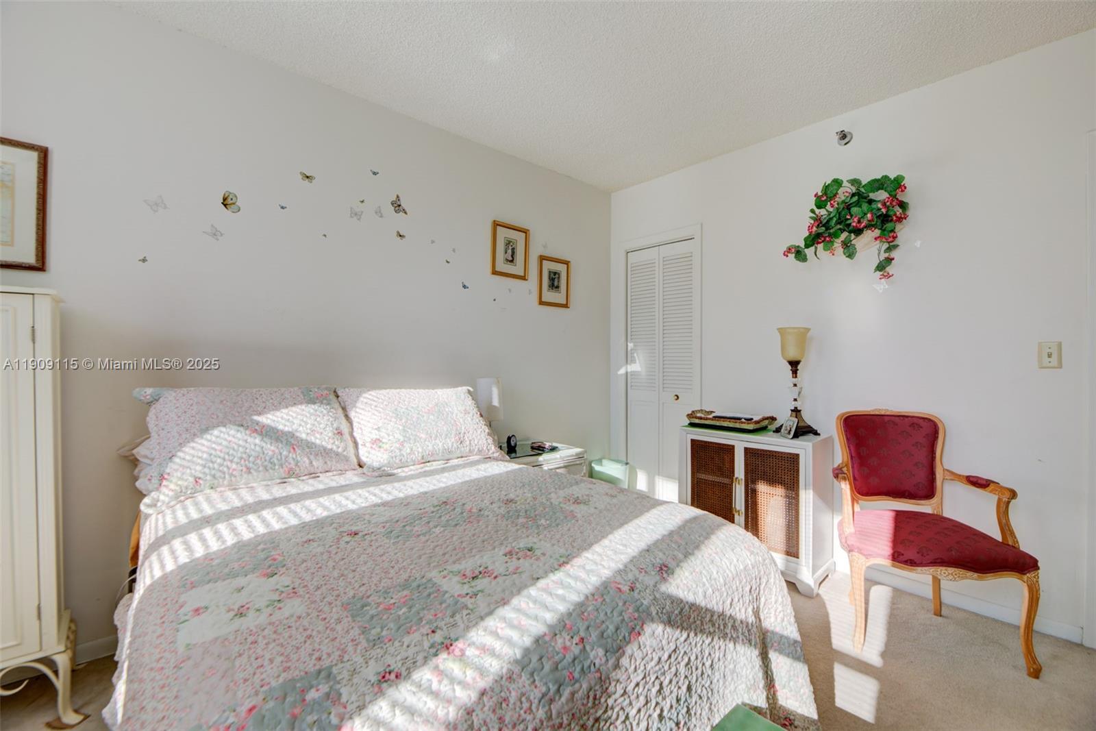 212 2 / 2 1164 кв.футов $ 2025-11-05 0 Фото