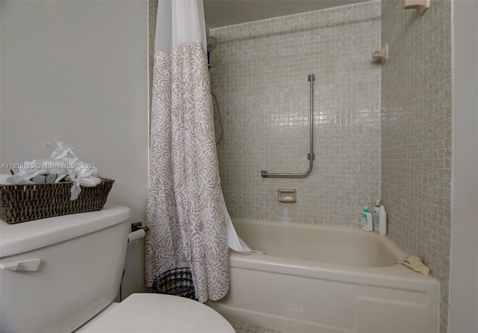 212 2 / 2 1164 кв.футов $ 2025-11-05 0 Фото