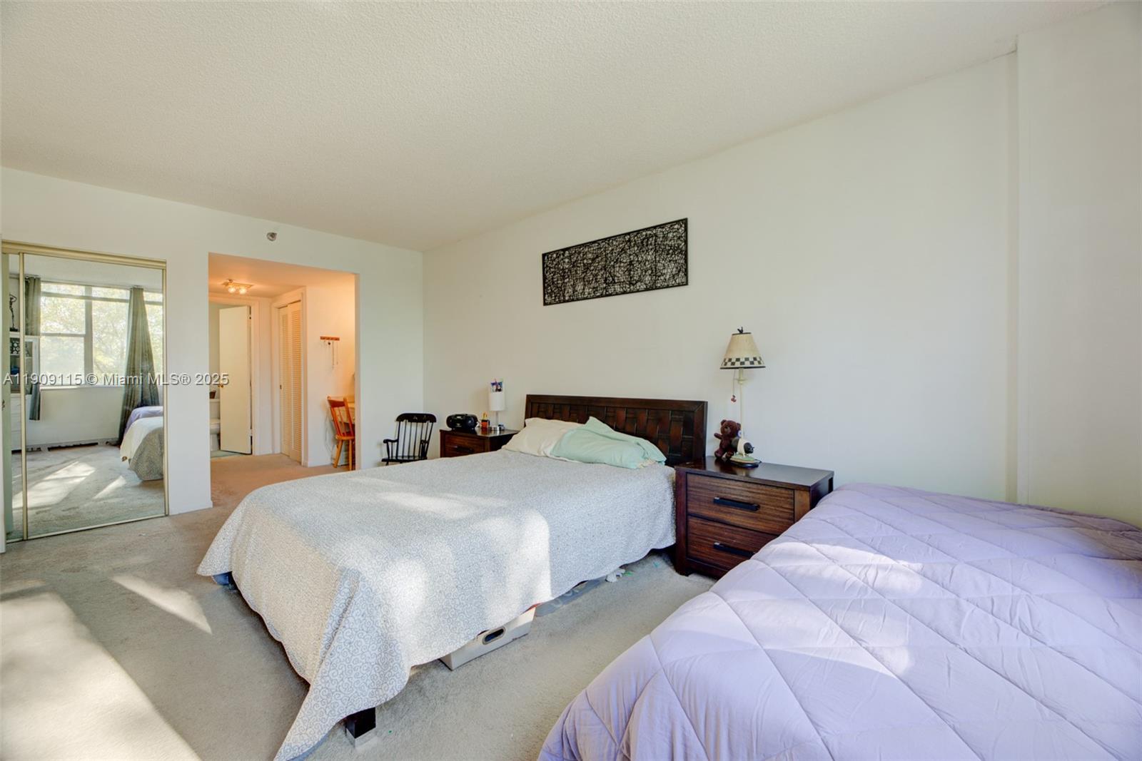 212 2 / 2 1164 кв.футов $ 2025-11-05 0 Фото