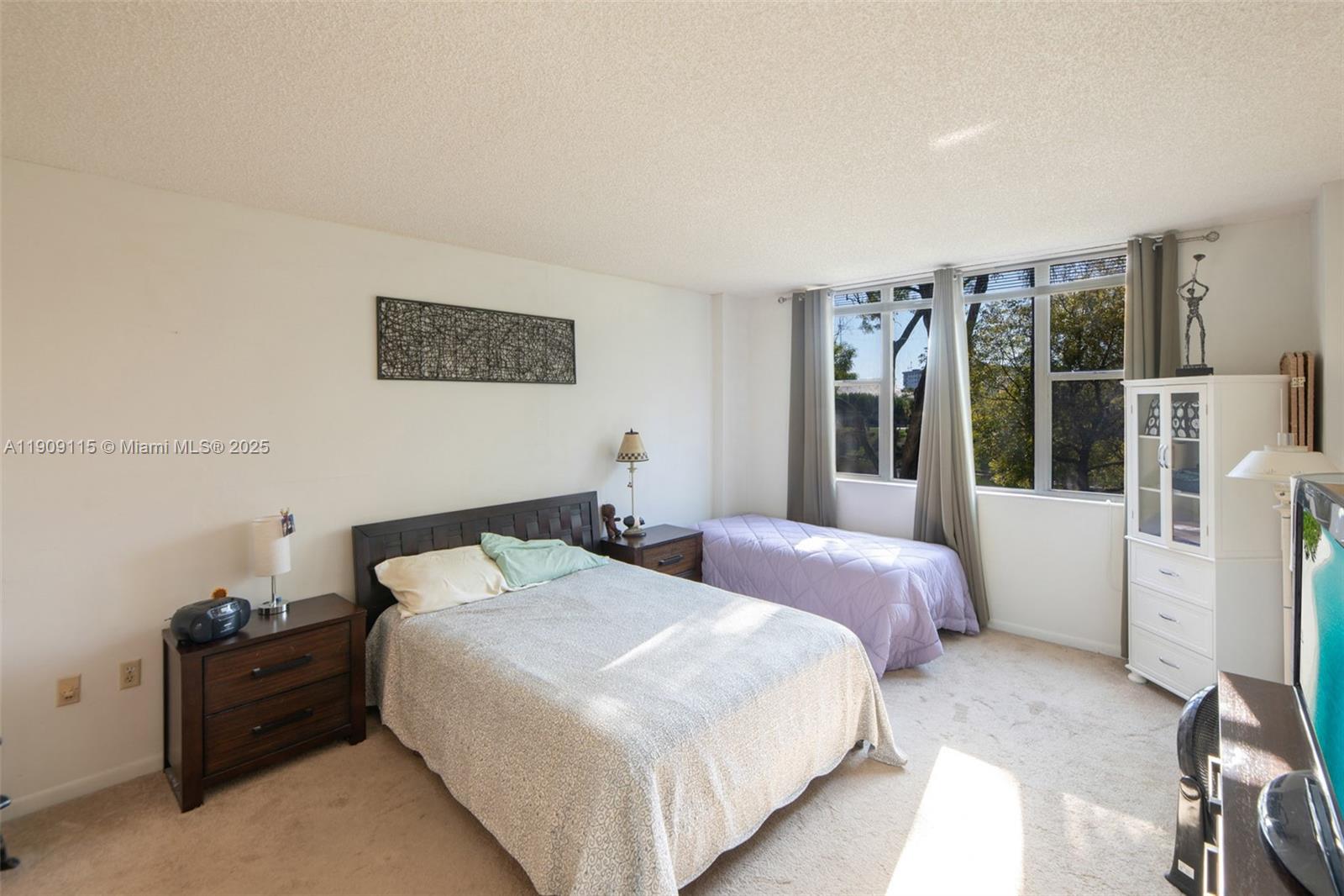 212 2 / 2 1164 кв.футов $ 2025-11-05 0 Фото