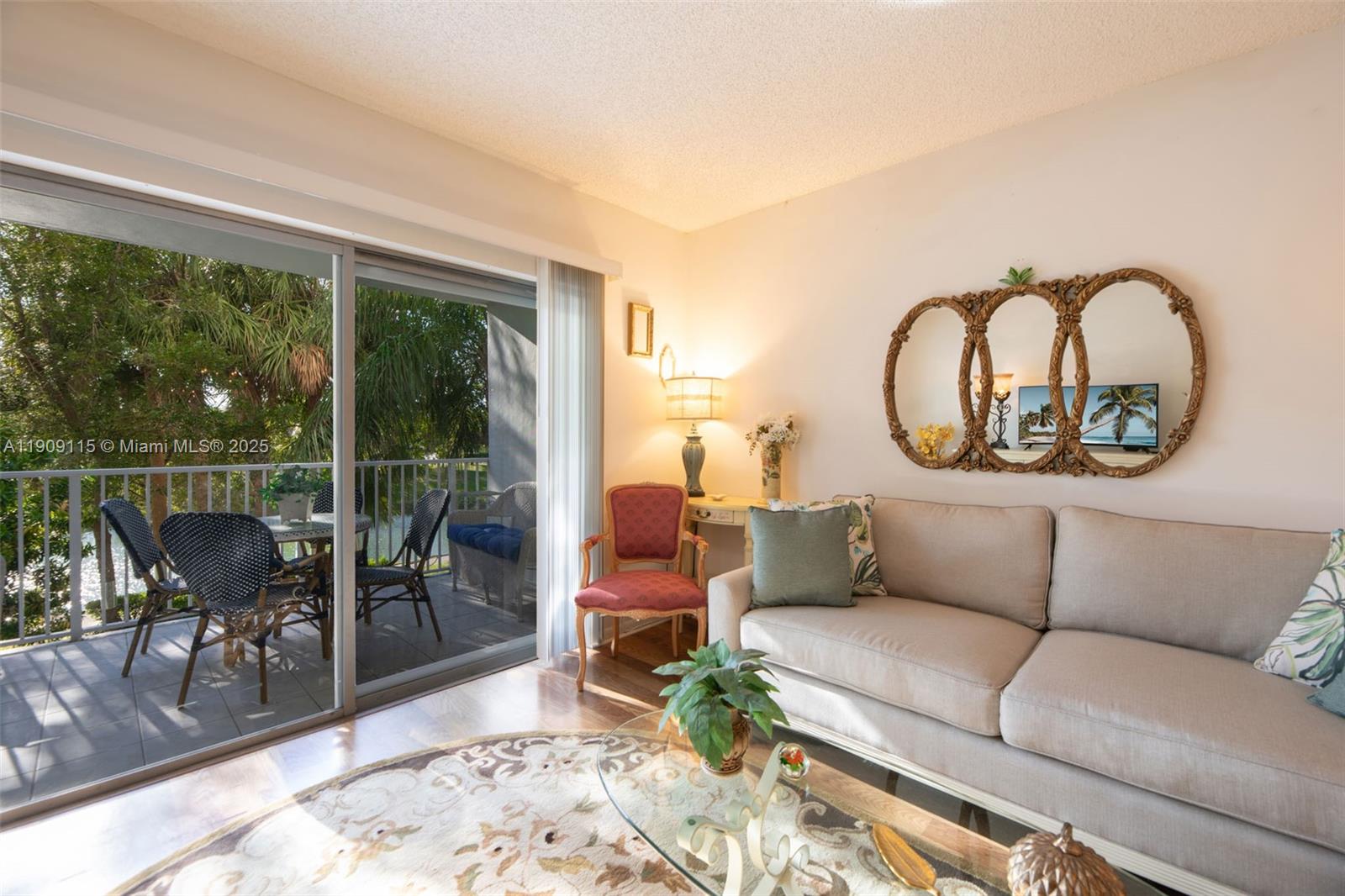 212 2 / 2 1164 кв.футов $ 2025-11-05 0 Фото