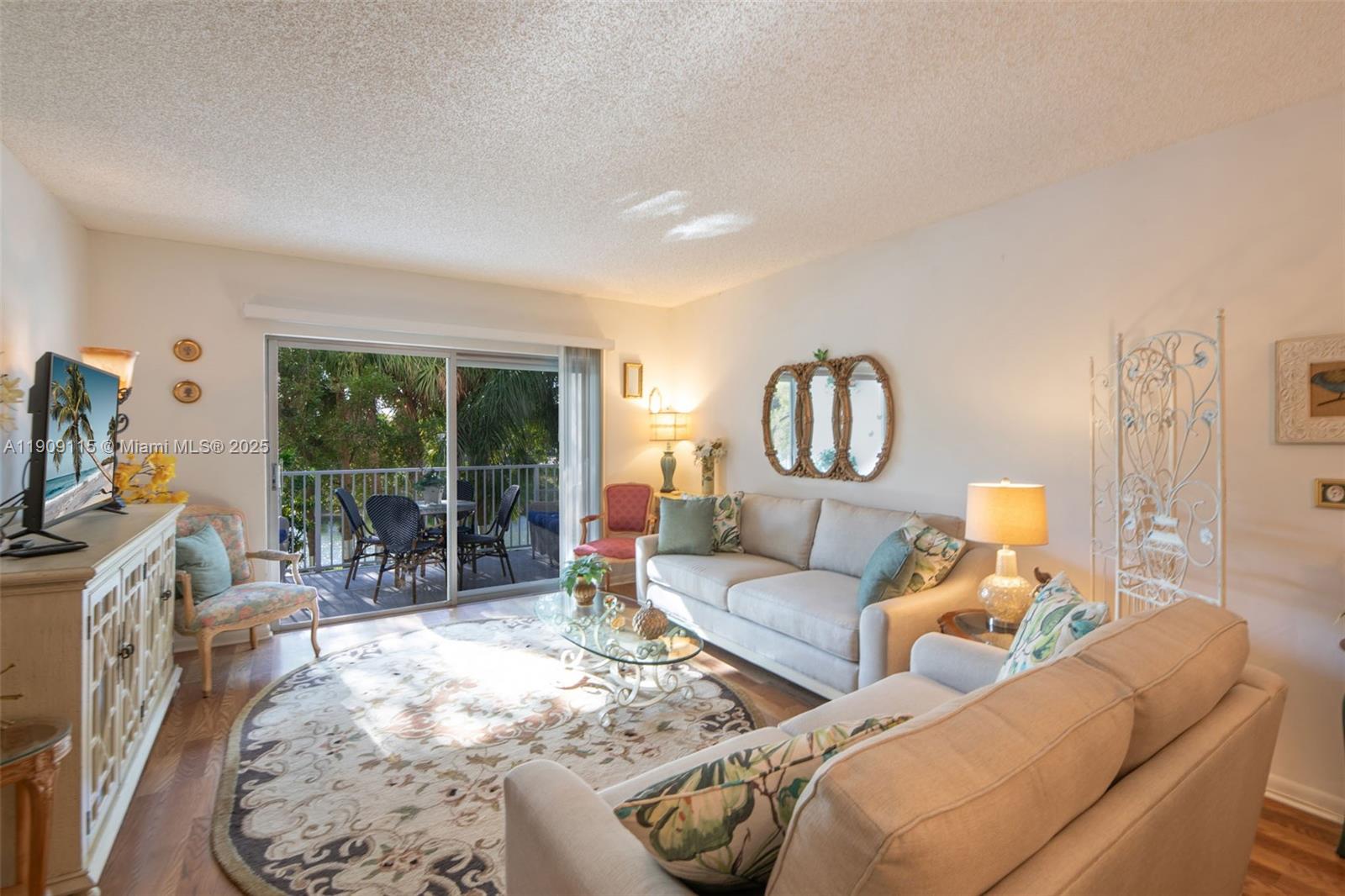 212 2 / 2 1164 кв.футов $ 2025-11-05 0 Фото