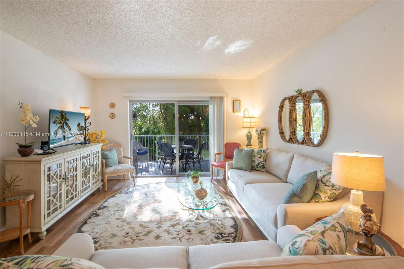 212 2 / 2 1164 кв.футов $ 2025-11-05 0 Фото