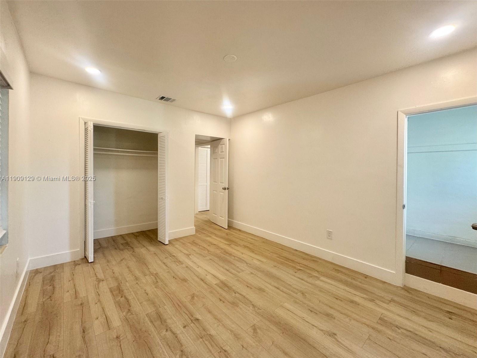   /  2204 sq. ft. $ 2025-11-05 0 Photo