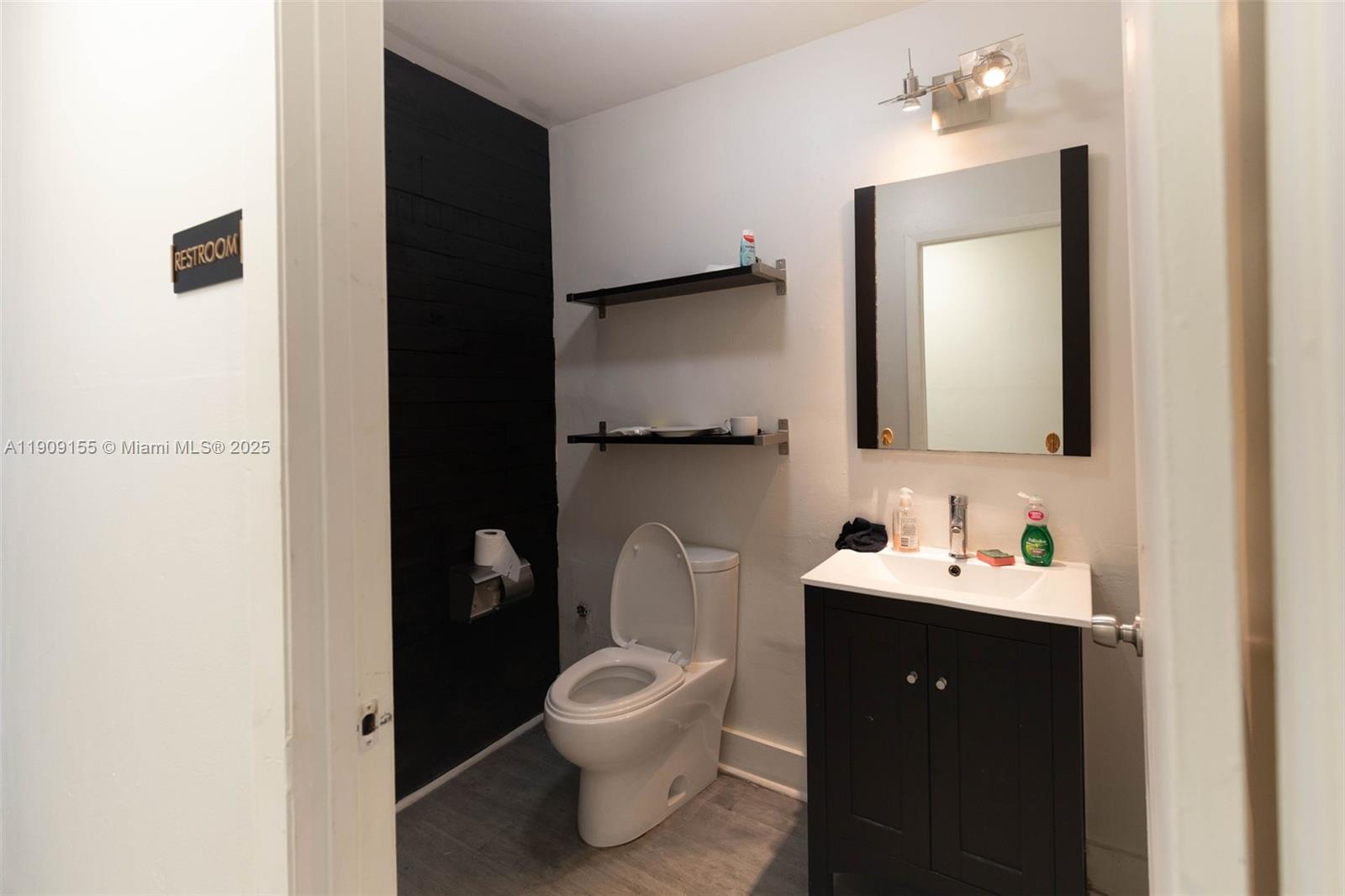 Ver detalles H / sq. ft. $ 2025-11-05 0 foto