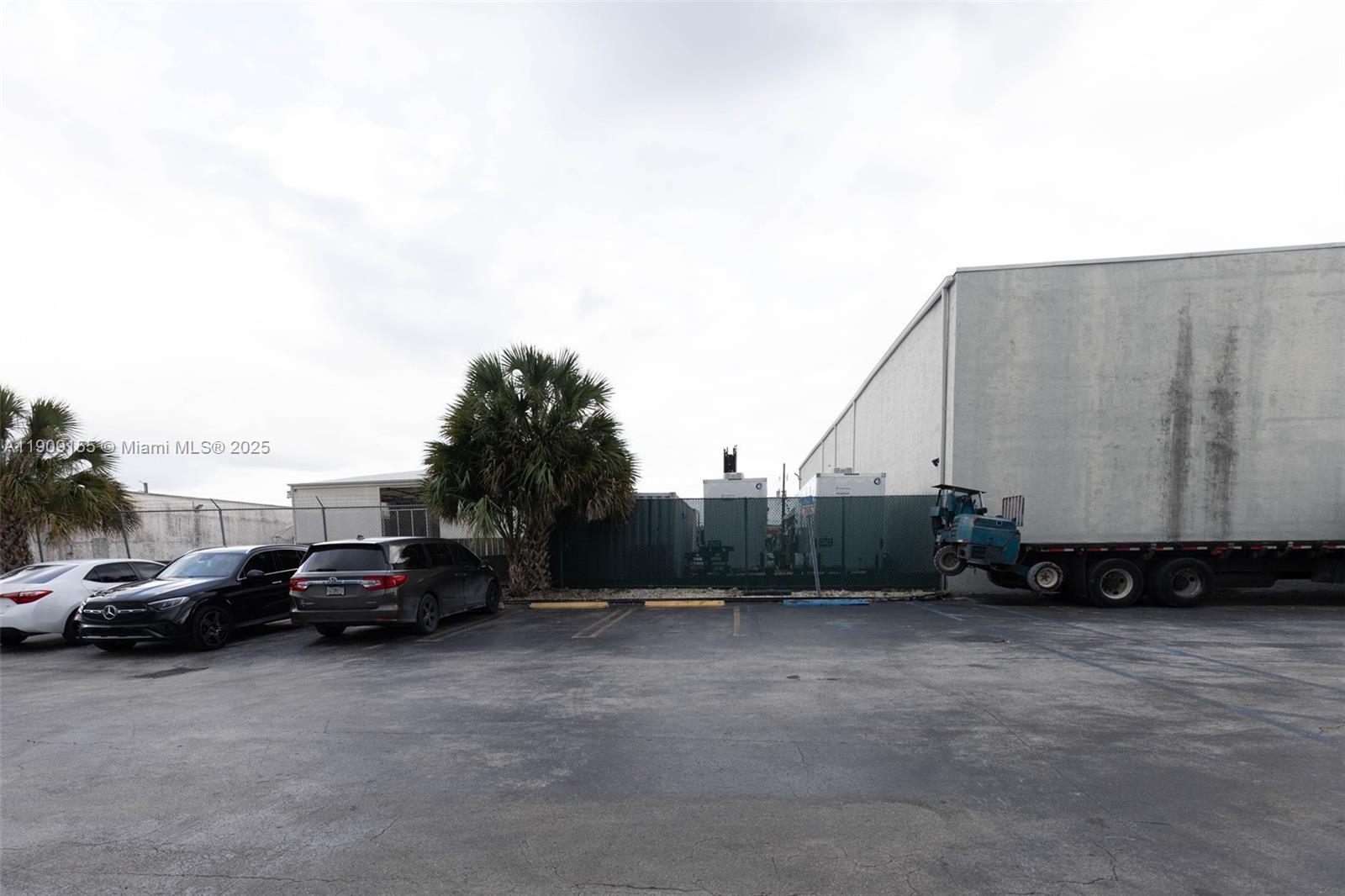 Ver detalles H / sq. ft. $ 2025-11-05 0 foto