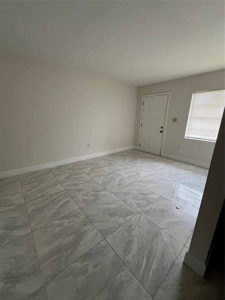   / 0 1600 sq. ft. $ 2025-11-29 0 foto