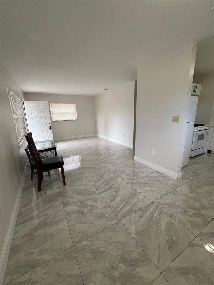  / 0 1600 sq. ft. $ 2025-11-29 0 foto