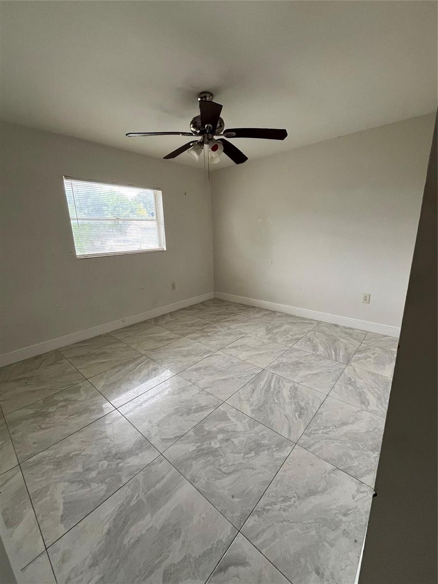   / 0 1600 sq. ft. $ 2025-11-29 0 foto